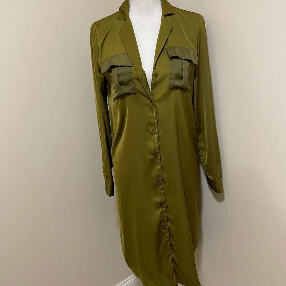 Ichi short dress button down size XS 
Belted 
2 front pockets 
100% polyester